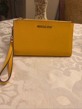 NWOT Michael Kors Yellow Saffiano Leather Long Wallet/ Wristlet